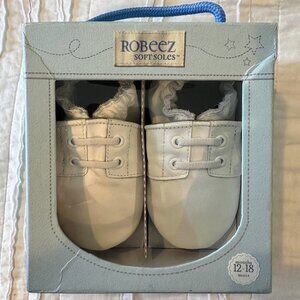 Robeez special occasion white soft shoes - size 12 - 18 months